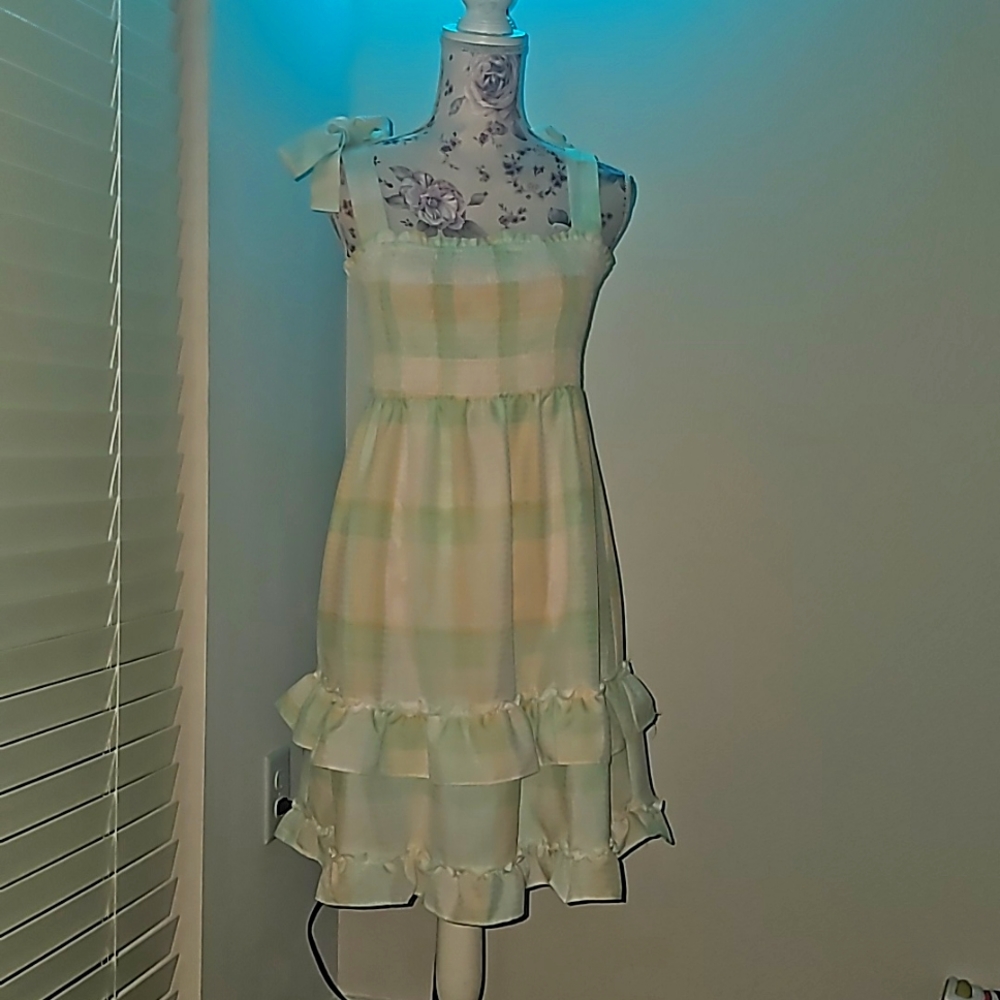 Moon River tiered plaid smocked Dress size M